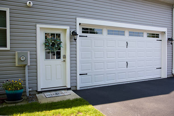 24/7 Emergency Garage Door Panel Replacement experts in Tillamook County County, OR